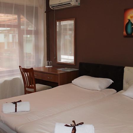 Family Hotel Square Ruse Exterior foto